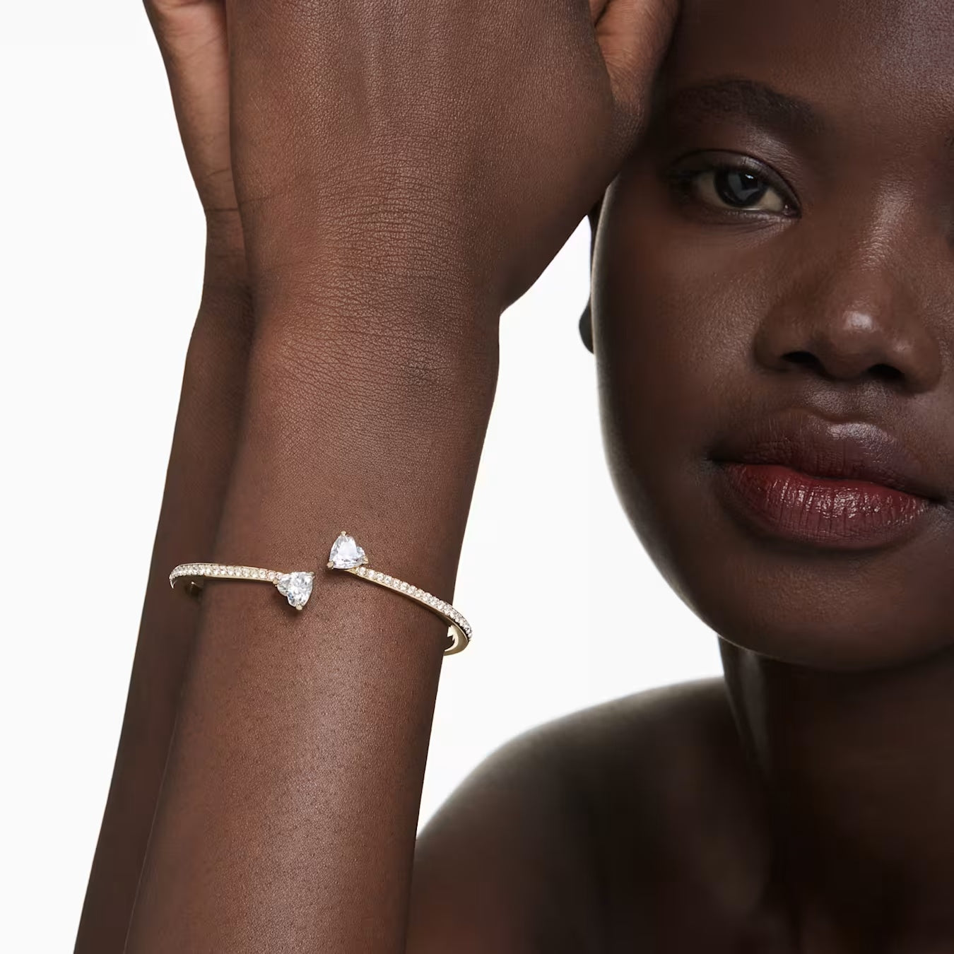 Amoura Heart Bangle-Bracelets-Blizzm
