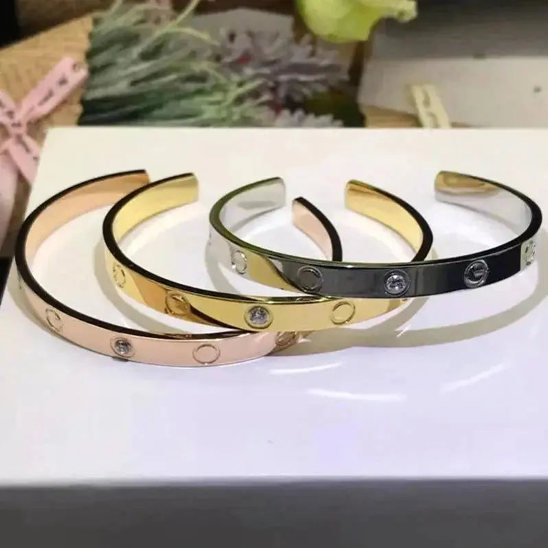 Amour C Shaped Bracelet-Bracelets-Blizzm