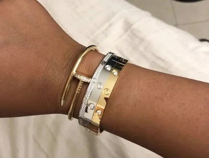Amour Crystal Bracelet-Bracelets-Blizzm