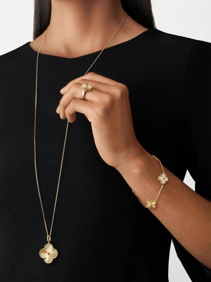 Luxury Clover Crystal Bracelet-Bracelets-Blizzm