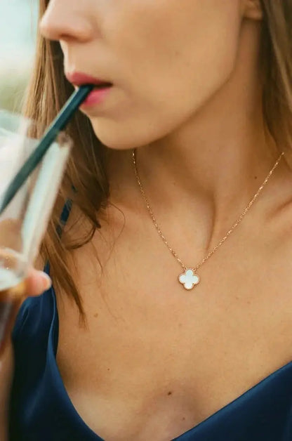 Stunning Clover Necklace-Necklaces-Blizzm