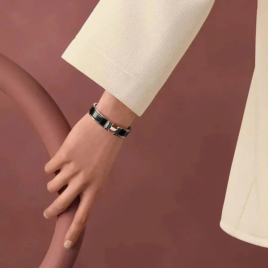 Chic H bracelet