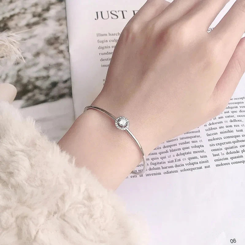 Luxurious Moissanite Silver Bracelet